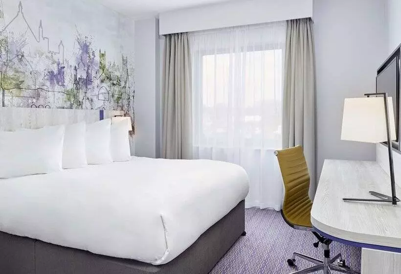 ホテル Leonardo Exeter