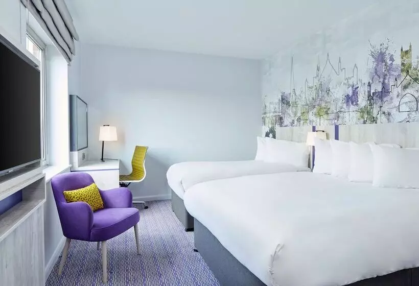 ホテル Leonardo Exeter