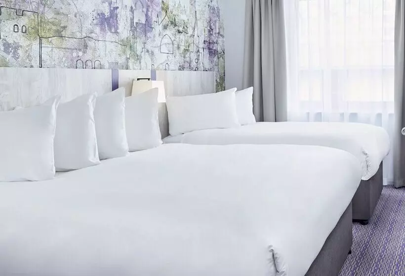 ホテル Leonardo Exeter