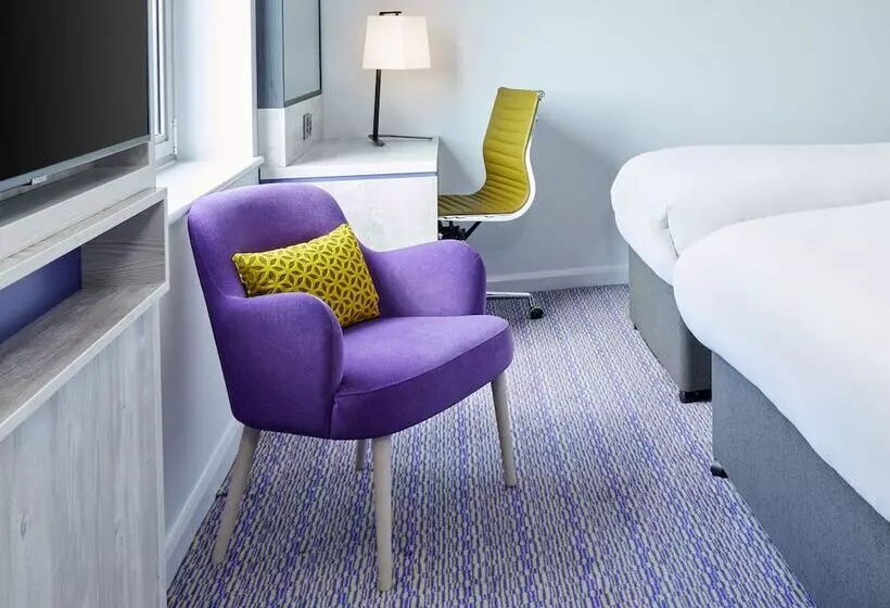 ホテル Leonardo Exeter