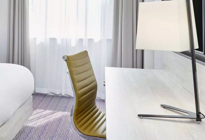 ホテル Leonardo Exeter