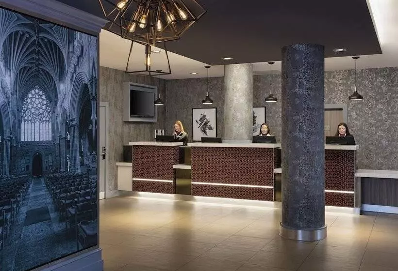 ホテル Leonardo Exeter