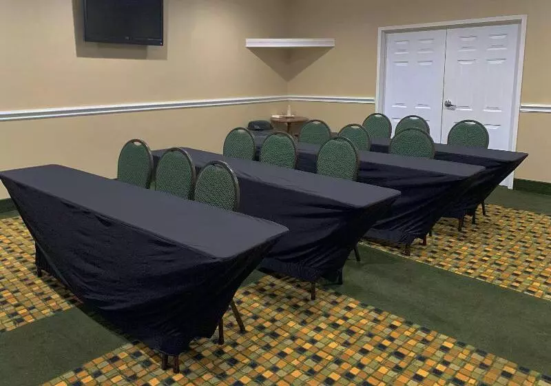 هتل Mainstay Suites Addisondallas