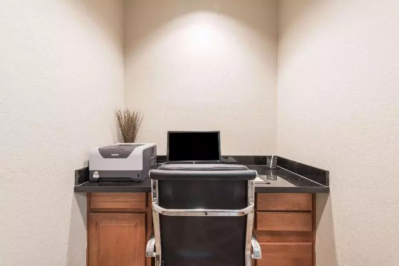 هتل Mainstay Suites Addisondallas