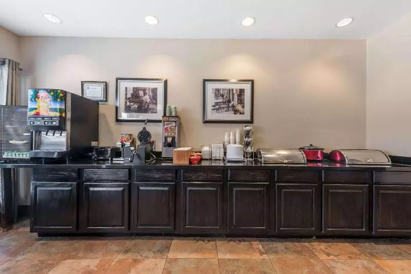 هتل Mainstay Suites Addisondallas