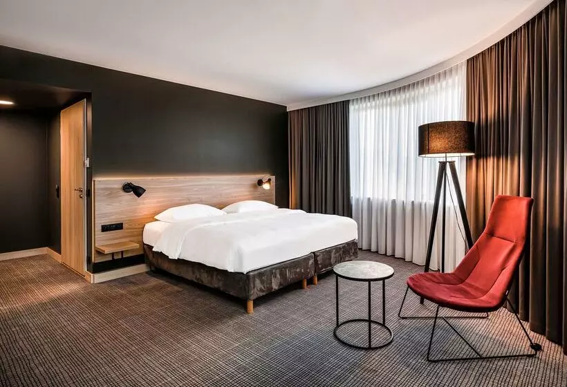 Отель Park Inn By Radisson Krakow