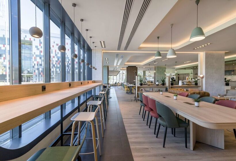 בית מלון כפרי Park Inn By Radisson Krakow