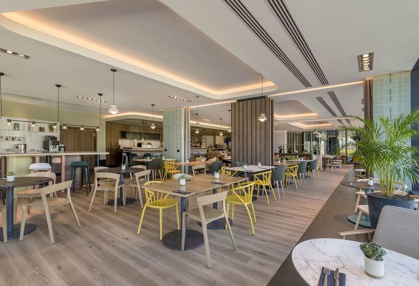 בית מלון כפרי Park Inn By Radisson Krakow