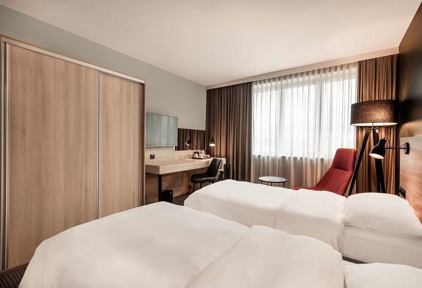 בית מלון כפרי Park Inn By Radisson Krakow