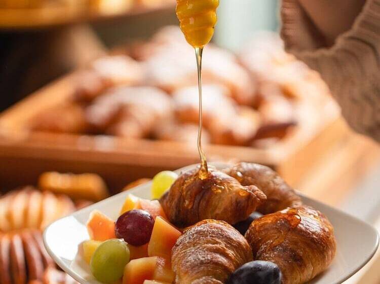 בית מלון כפרי Park Inn By Radisson Krakow