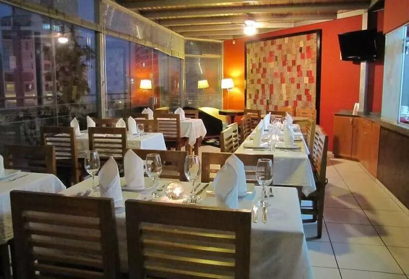 هتل Runcu Miraflores