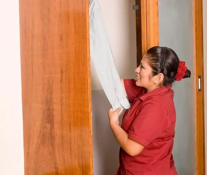 هتل Runcu Miraflores