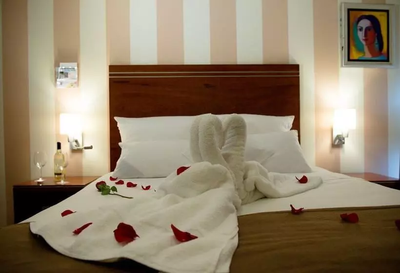 هتل Runcu Miraflores