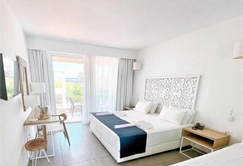 St Constantin Sea Hotel & Spa Resort