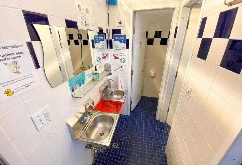 Ith San Francisco Pacific Tradewinds Hostel