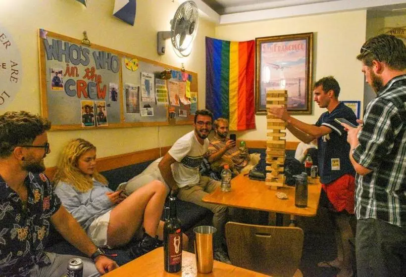 Ith San Francisco Pacific Tradewinds Hostel