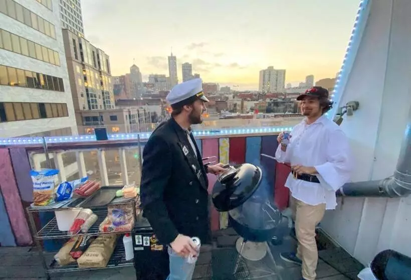 Ith San Francisco Pacific Tradewinds Hostel