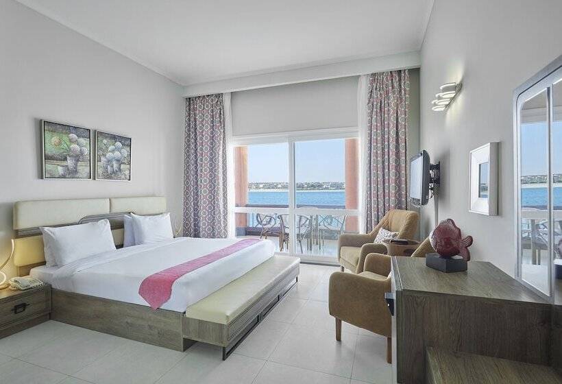 استراحتگاه Golden Ocean Marina