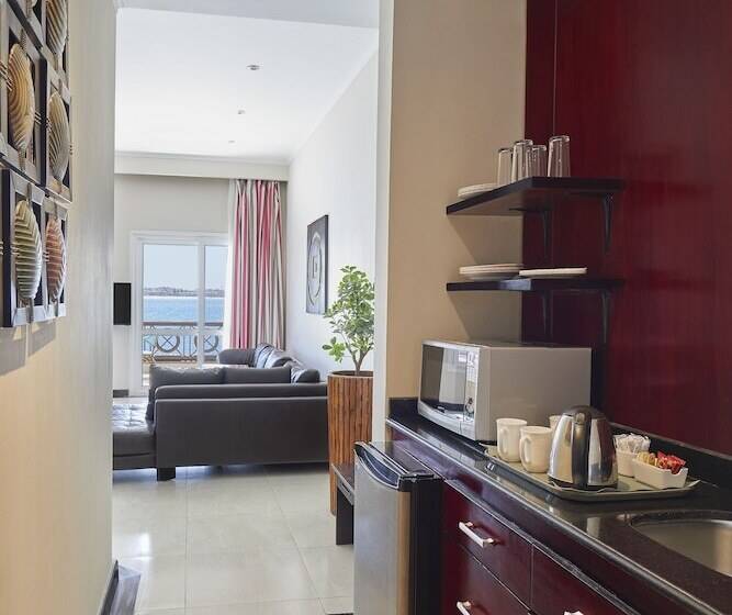 استراحتگاه Golden Ocean Marina