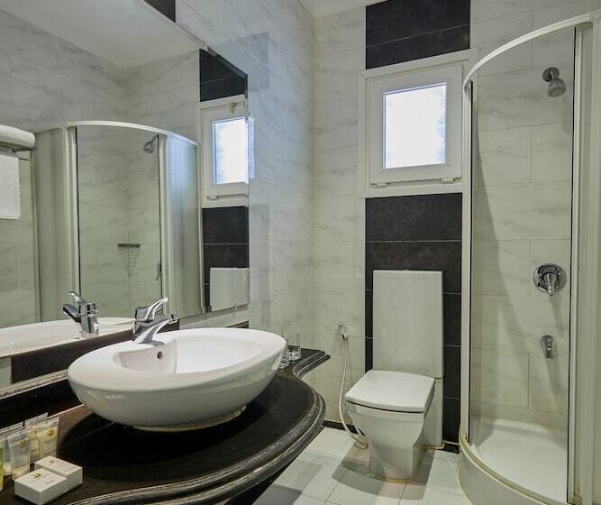 استراحتگاه Golden Ocean Marina