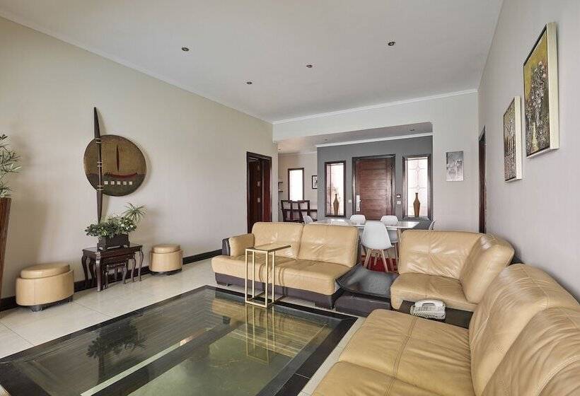 استراحتگاه Golden Ocean Marina