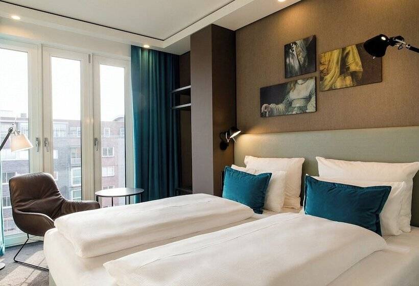 Motel One Amsterdam Waterlooplein