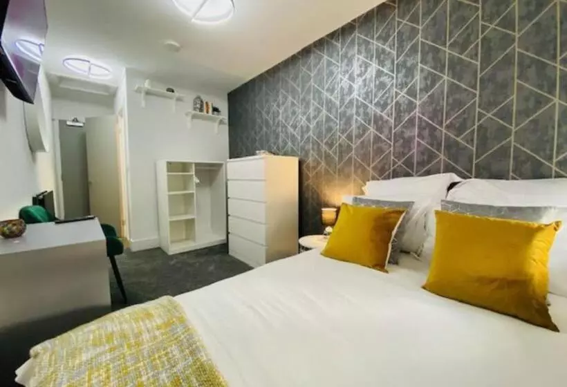 Majatalo Townhouse Plus @ Lower Beth Street Stoke