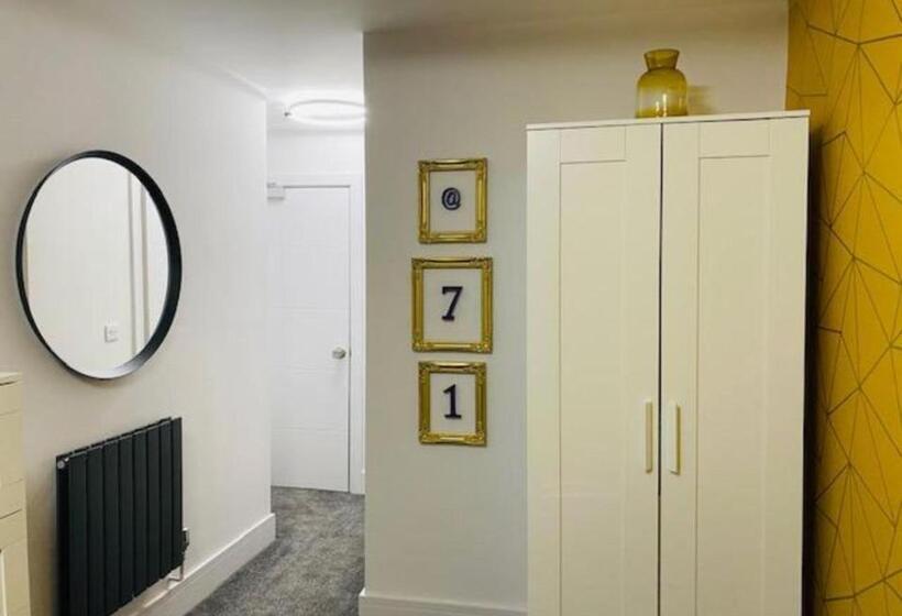 ペンション Townhouse Plus @ Lower Beth Street Stoke