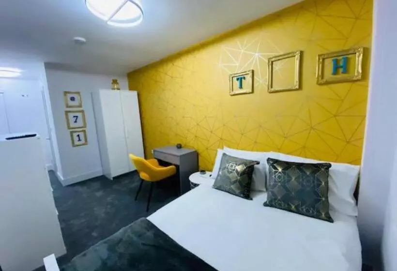 Majatalo Townhouse Plus @ Lower Beth Street Stoke