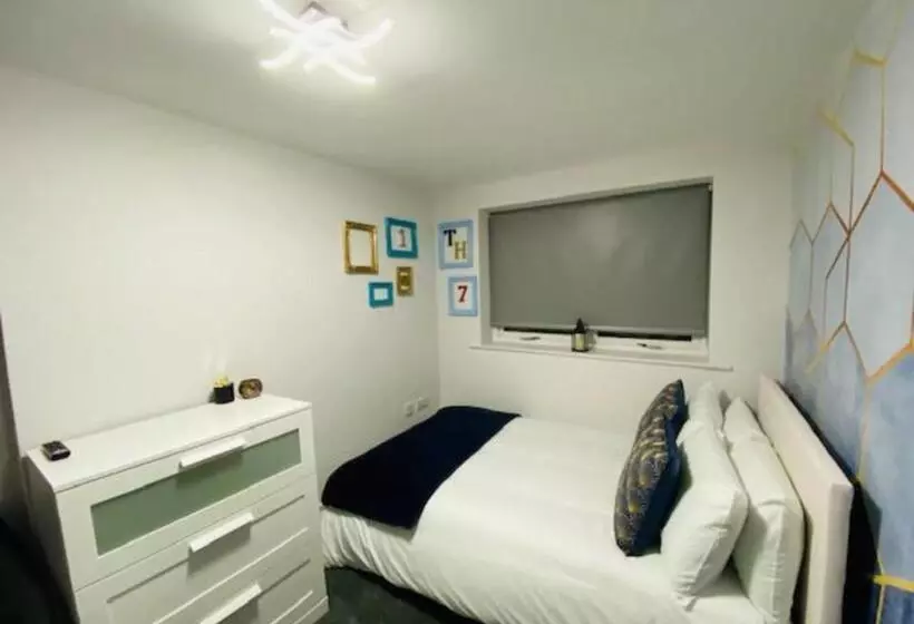 Majatalo Townhouse Plus @ Lower Beth Street Stoke