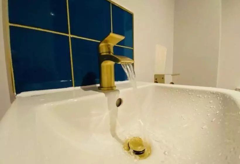 Majatalo Townhouse Plus @ Lower Beth Street Stoke