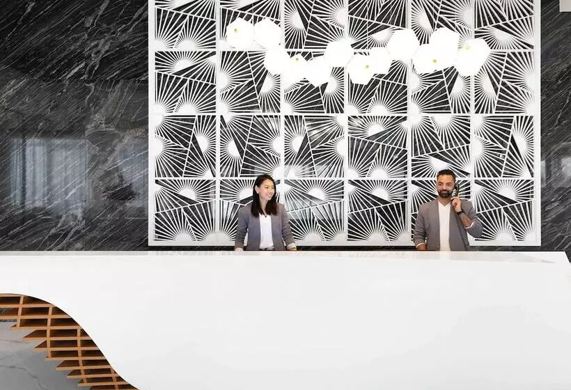 Adagio Premium The Palm