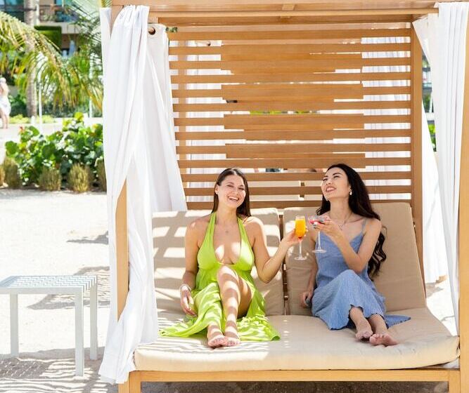 Adagio Premium The Palm