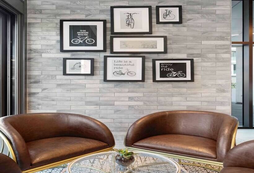 Adagio Premium The Palm