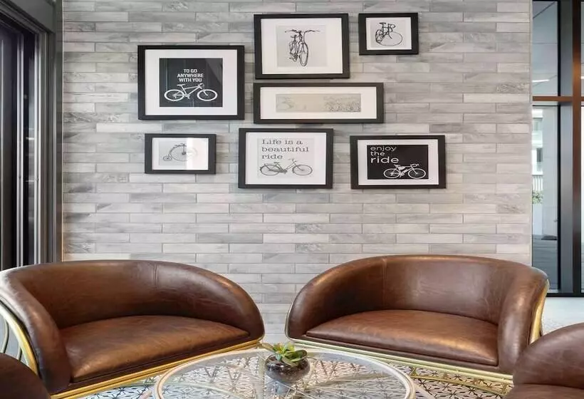 Adagio Premium The Palm