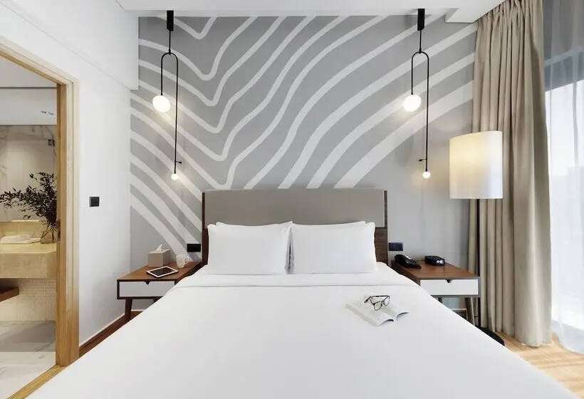 Adagio Premium The Palm