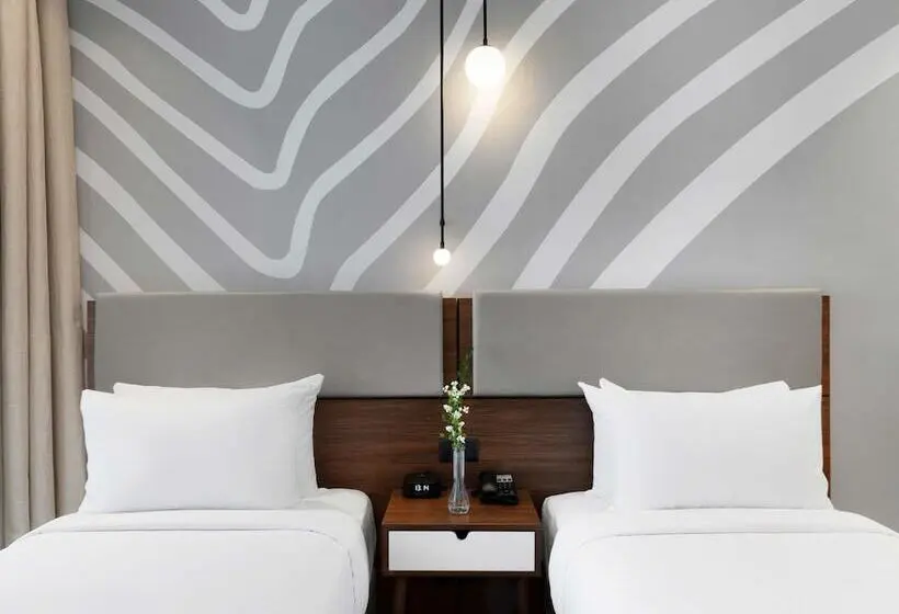 Adagio Premium The Palm