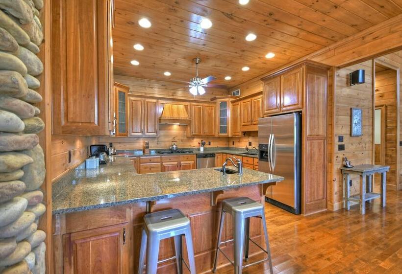 Black Bear River Lodge