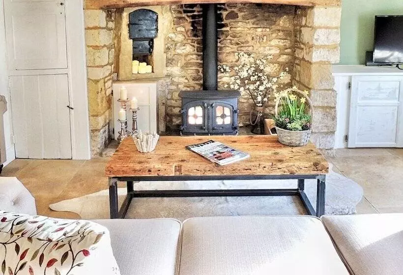 Magnolia Cottage