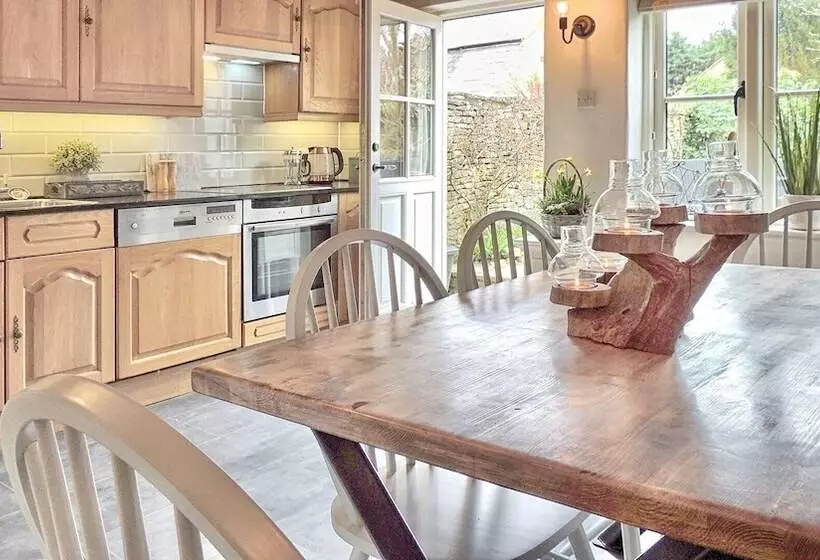 Magnolia Cottage