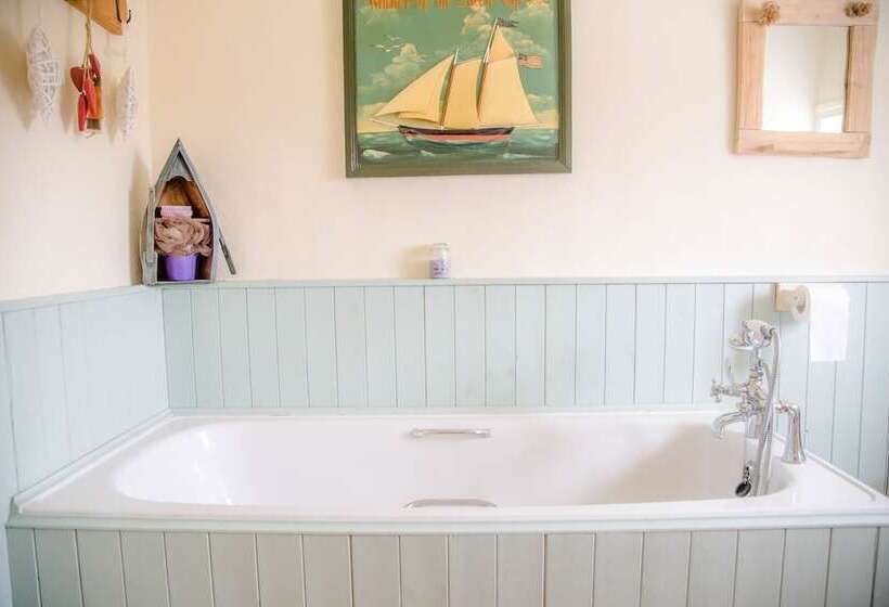 Manor Lodge, Walberswick