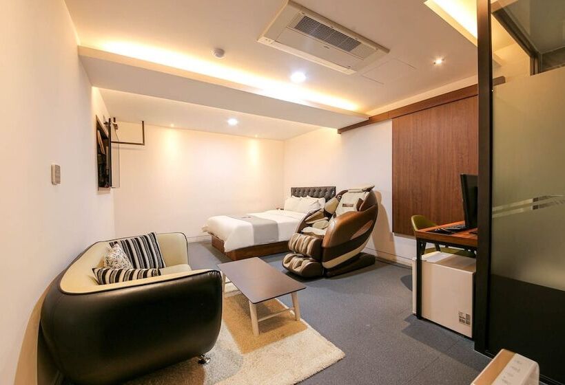 فندق على الطريق Gunsan Imt