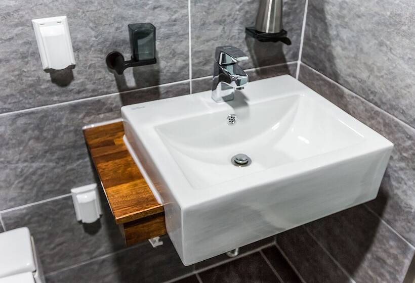 فندق على الطريق Jeju City Hall