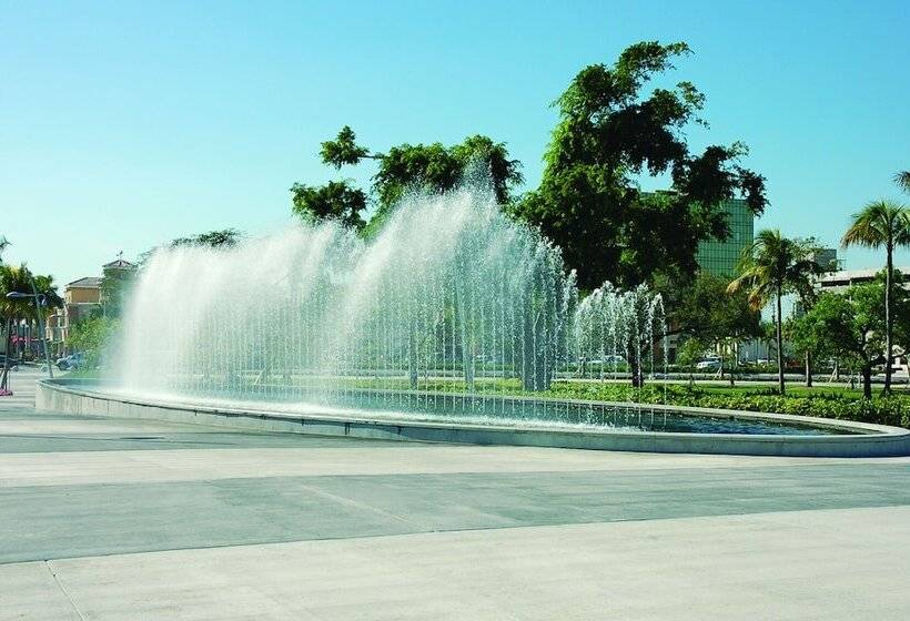 فندق على الطريق Richard S