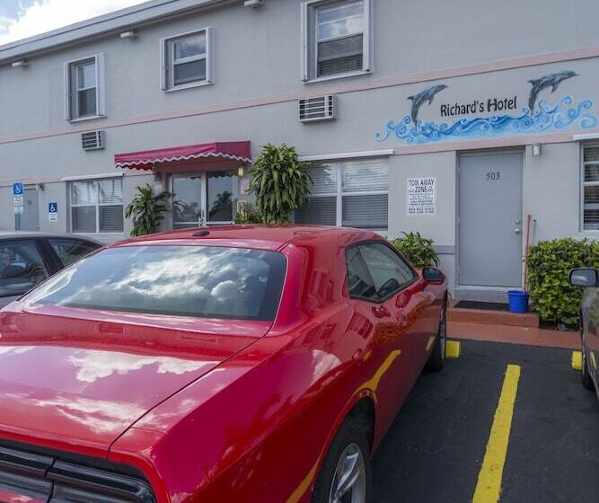 فندق على الطريق Richard S