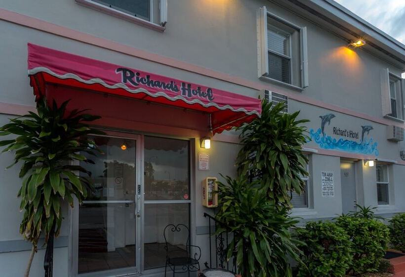 فندق على الطريق Richard S