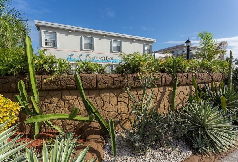 فندق على الطريق Richard S