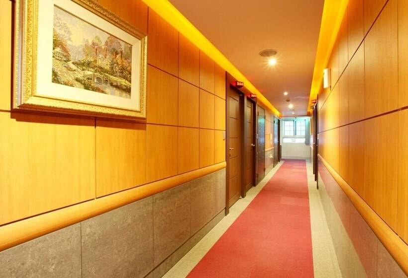 모텔 Yeongdeungpo Sinyeong