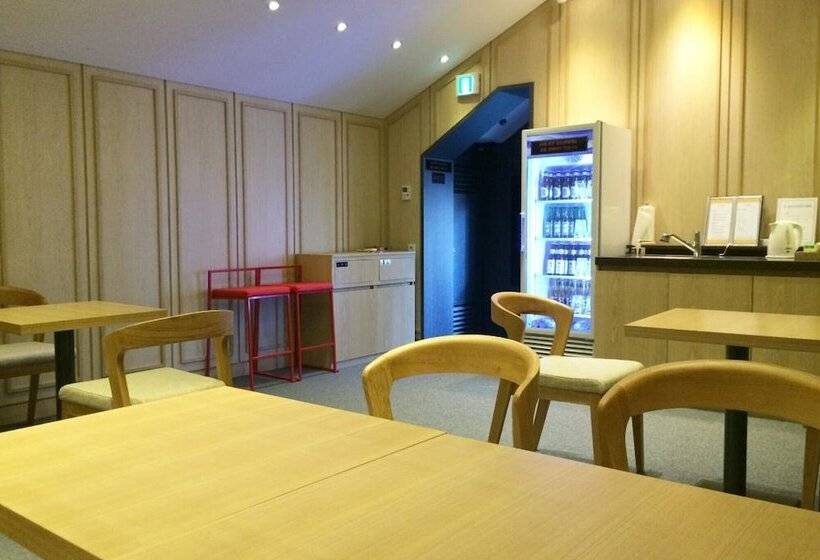 모텔 Yeongdeungpo Sinyeong