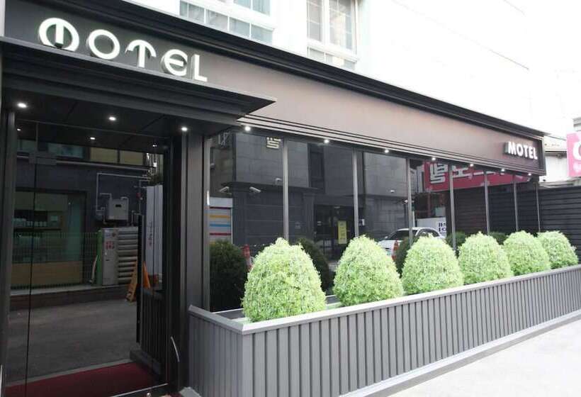 모텔 Yeongdeungpo Sinyeong